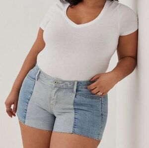 16 - Torrid • Contrast Panel Mid Rise Shortie Short - Vintage Stretch